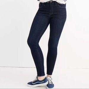 Madewell Jeans Tall 9" Mid-Rise Skinny Jeans in Larkspur Wash: TENCELtm
